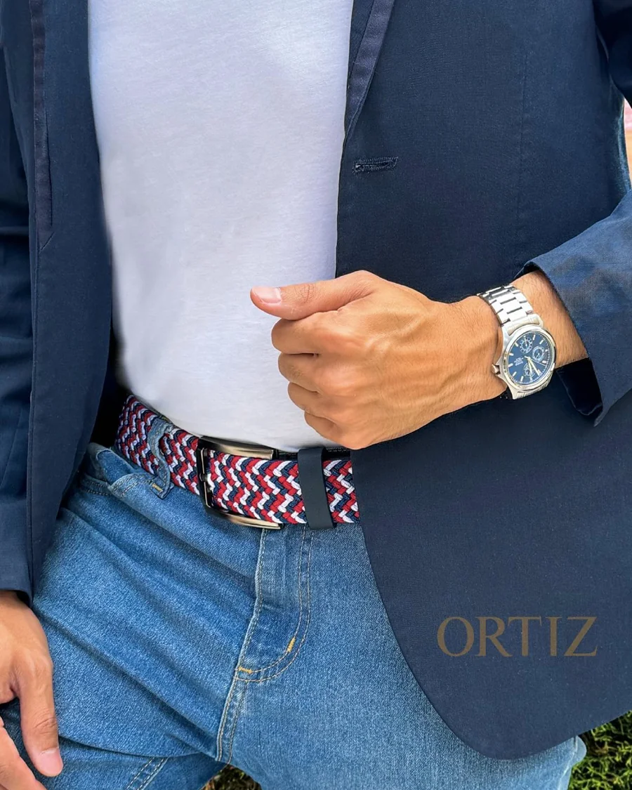 Billetera Slim en cuero vacuno que se patina con el uso — costura de filo visible de Ozortiz